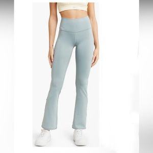 Alo - New Airlift Game Changer High Waist
718 Flare Leggings